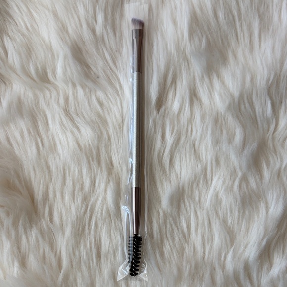 Elegant Silver and Brown Makeup Brush Set - Picture 4 of 6